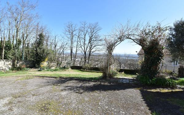 Maison à vendre    6 pièces • 131,99 m2 Miribel