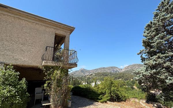 Maison à vendre    4 pièces •  Roquevaire