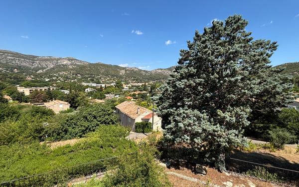 Maison à vendre    4 pièces •  Roquevaire