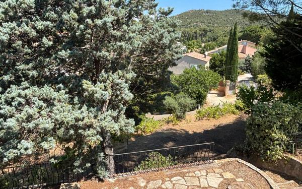 Maison à vendre    4 pièces •  Roquevaire