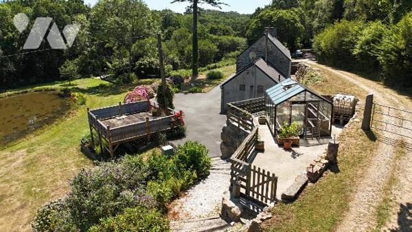MAISON AVEC ETANG ET BOIS - VASTEVILLE