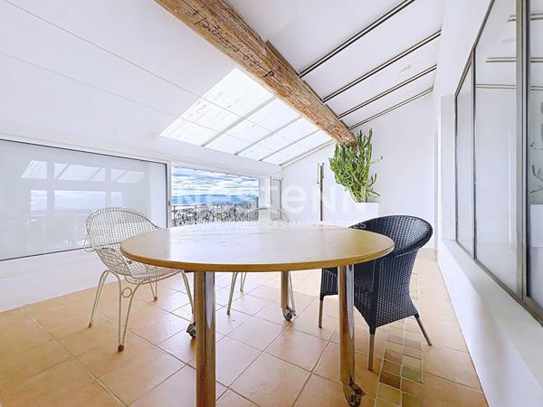 Maison atypique d'exception de 215 m², 7 pièces, 3 chambres avec vue panoramique et imprenable sur l'Étang de Bages, 11100 BAGES