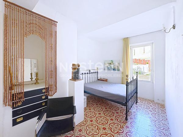 Maison atypique d'exception de 215 m², 7 pièces, 3 chambres avec vue panoramique et imprenable sur l'Étang de Bages, 11100 BAGES