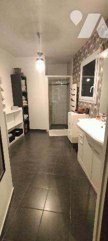 EXCLUSIVITE - Très belle maison familiale de 181 m² habitables, offrant 6 chambres et un bureau...