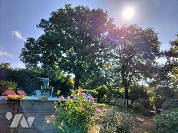 EXCLUSIVITE - Très belle maison familiale de 181 m² habitables, offrant 6 chambres et un bureau...