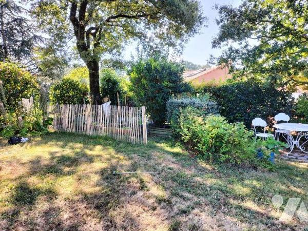 EXCLUSIVITE - Très belle maison familiale de 181 m² habitables, offrant 6 chambres et un bureau...