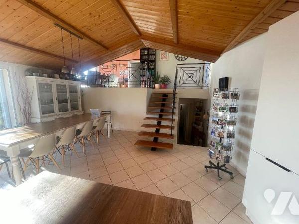 EXCLUSIVITE - Très belle maison familiale de 181 m² habitables, offrant 6 chambres et un bureau...