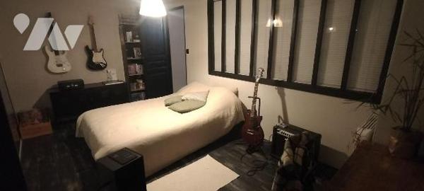 EXCLUSIVITE - Très belle maison familiale de 181 m² habitables, offrant 6 chambres et un bureau...