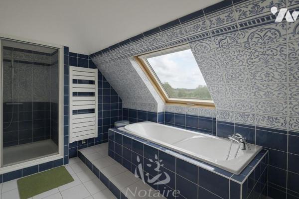 Belle contemporaine avec piscine couverte, terrain de 1,2 ha avec étang – proche plages de Keremma