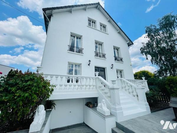 Maison de style de 8 pièces, d'une superficie d'environ 205 m², terrain d'environ 647²