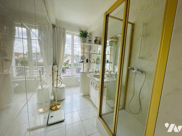 Maison de style de 8 pièces, d'une superficie d'environ 205 m², terrain d'environ 647²