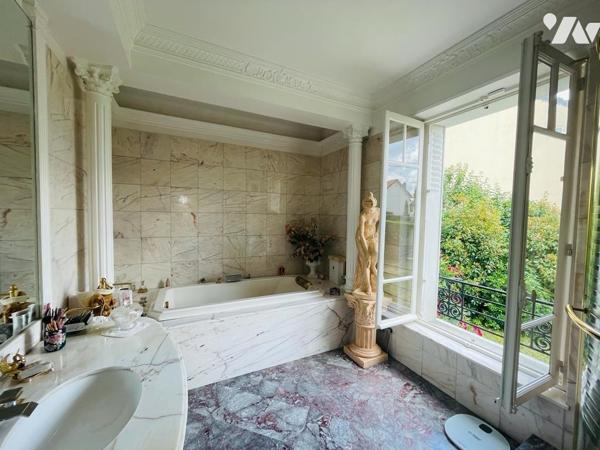 Maison de style de 8 pièces, d'une superficie d'environ 205 m², terrain d'environ 647²