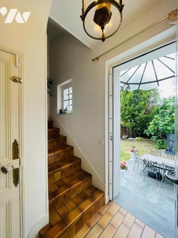 Maison de style de 8 pièces, d'une superficie d'environ 205 m², terrain d'environ 647²