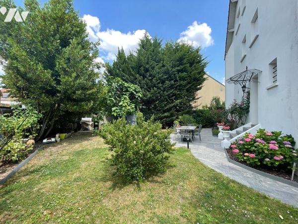 Maison de style de 8 pièces, d'une superficie d'environ 205 m², terrain d'environ 647²