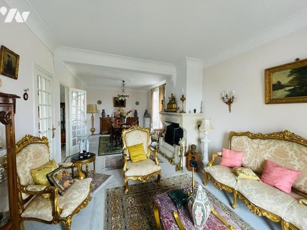 Maison de style de 8 pièces, d'une superficie d'environ 205 m², terrain d'environ 647²