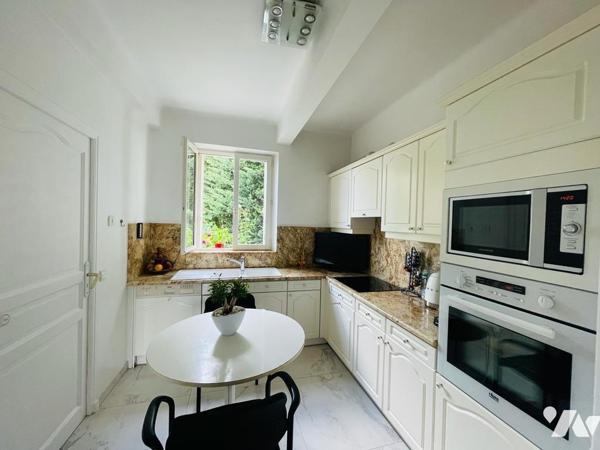 Maison de style de 8 pièces, d'une superficie d'environ 205 m², terrain d'environ 647²