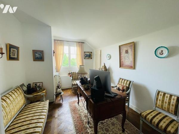 Maison de style de 8 pièces, d'une superficie d'environ 205 m², terrain d'environ 647²