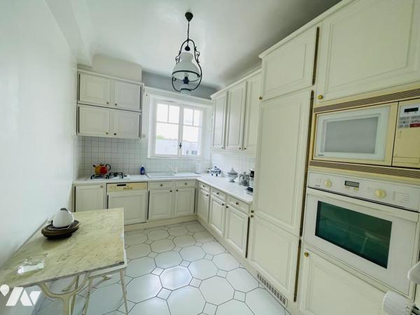 Maison de style de 8 pièces, d'une superficie d'environ 205 m², terrain d'environ 647²