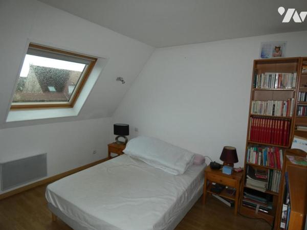 Comines maison familiale 3 chambres avec combles aménagés garage et Jardin
