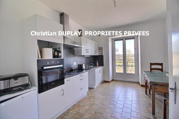*** SOUS COMPROMIS ***  SAINT VICTOR MALESCOURS 43140  maison mitoyenne comprenant deux logements et deux garages environ 140m²