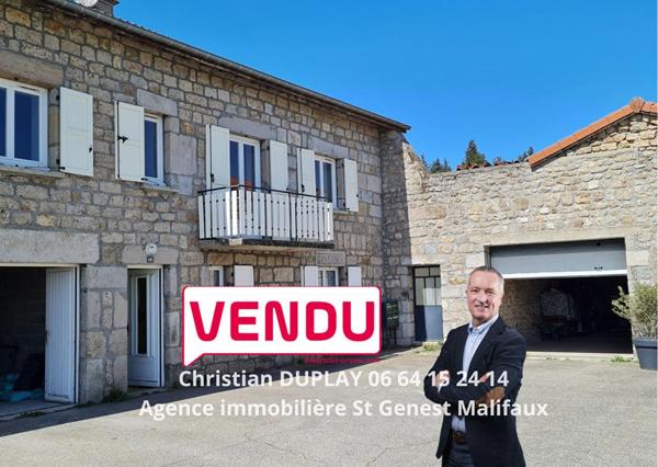 *** SOUS COMPROMIS ***  SAINT VICTOR MALESCOURS 43140  maison mitoyenne comprenant deux logements et deux garages environ 140m²