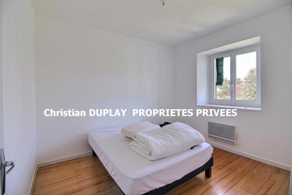 *** SOUS COMPROMIS ***  SAINT VICTOR MALESCOURS 43140  maison mitoyenne comprenant deux logements et deux garages environ 140m²
