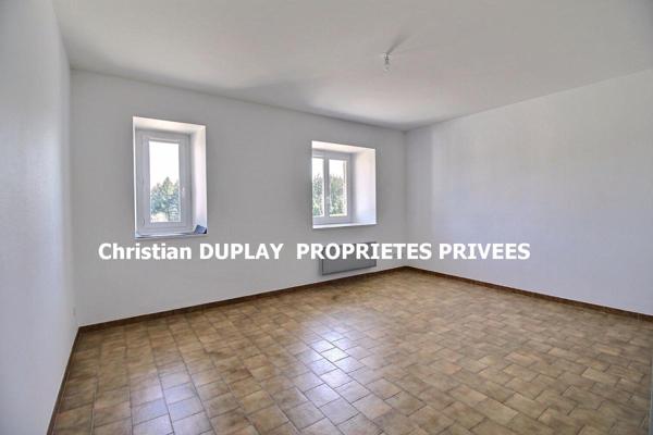 *** SOUS COMPROMIS ***  SAINT VICTOR MALESCOURS 43140  maison mitoyenne comprenant deux logements et deux garages environ 140m²