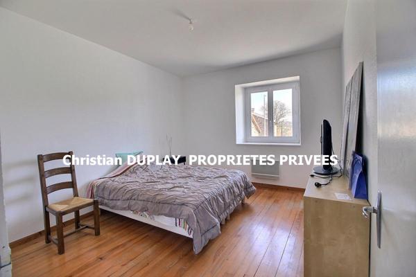 *** SOUS COMPROMIS ***  SAINT VICTOR MALESCOURS 43140  maison mitoyenne comprenant deux logements et deux garages environ 140m²