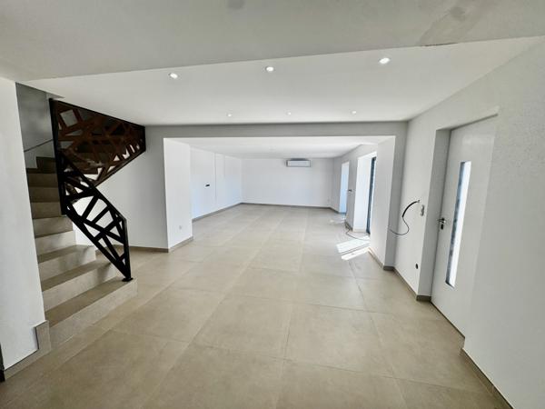 Maison 154 m2 6 pièces avec jardin Camaret-sur-Aigues (84850)