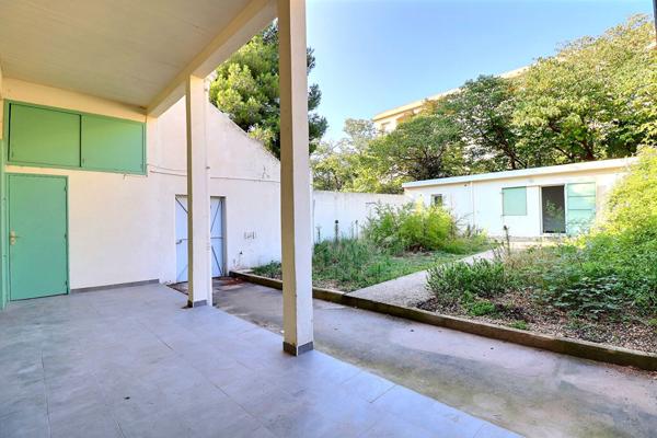 APPARTEMENT REZ DE JARDIN / DEPENDANCE