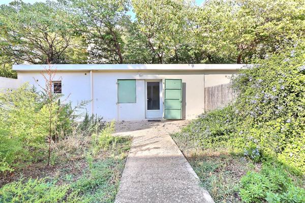 APPARTEMENT REZ DE JARDIN / DEPENDANCE