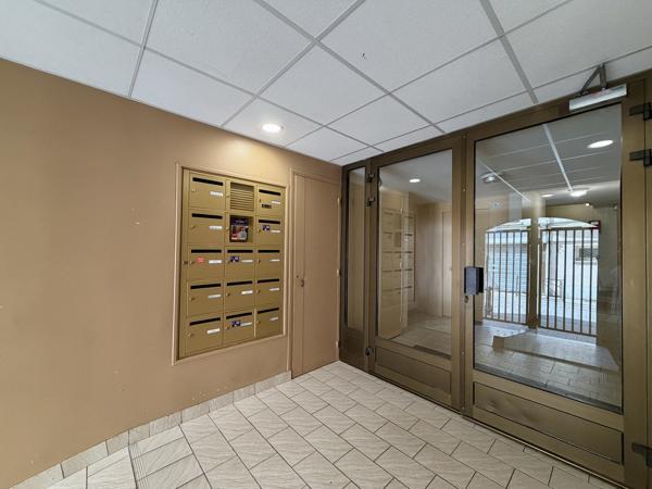 Vente                                                      Appartement
                        
                     1 pièces                      26 m2                     à La Ferté-sous-Jouarre