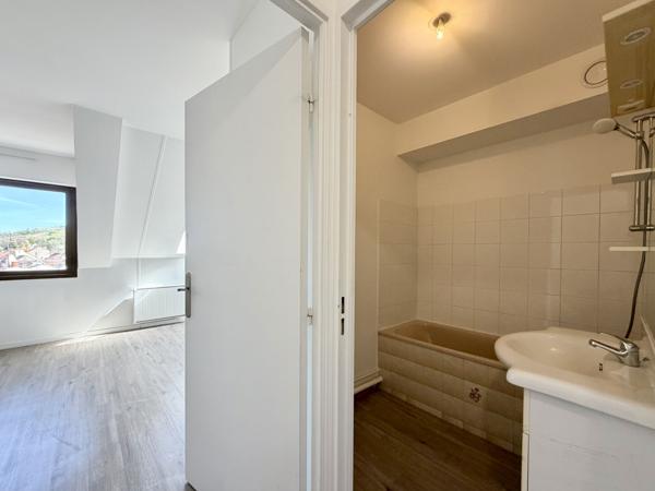Vente                                                      Appartement
                        
                     1 pièces                      26 m2                     à La Ferté-sous-Jouarre
