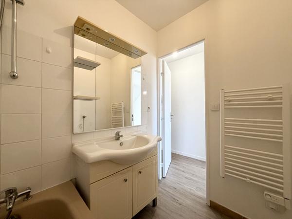 Vente                                                      Appartement
                        
                     1 pièces                      26 m2                     à La Ferté-sous-Jouarre