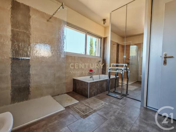 Maison à vendre  5 pièces - 233 m2 ST JEAN DE VEDAS - 34