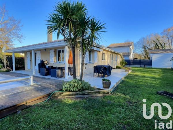 Maison traditionnelle 5 pièces de 105 m² à Saint-Paul-en-Born (40200)