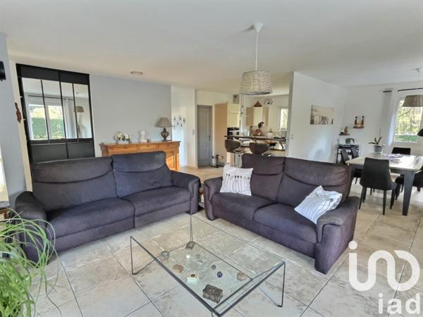 Maison traditionnelle 5 pièces de 105 m² à Saint-Paul-en-Born (40200)