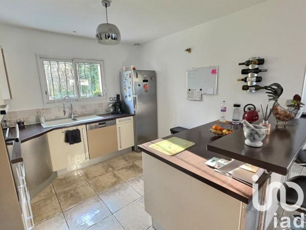 Maison traditionnelle 5 pièces de 105 m² à Saint-Paul-en-Born (40200)