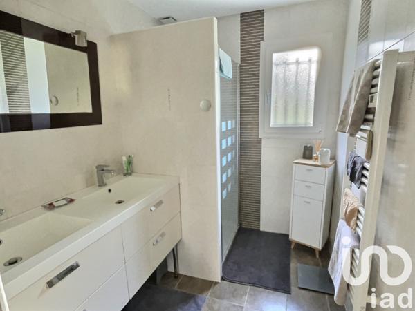 Maison traditionnelle 5 pièces de 105 m² à Saint-Paul-en-Born (40200)