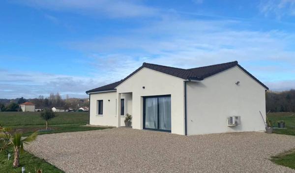 Maison de plain-pied de 90 m² habitables, 3 chambres, 1623 m² de terrain