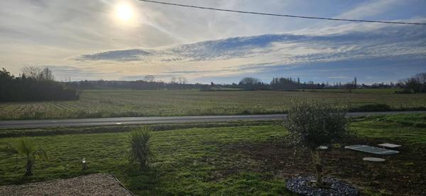 Maison de plain-pied de 90 m² habitables, 3 chambres, 1623 m² de terrain