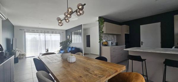 Maison de plain-pied de 90 m² habitables, 3 chambres, 1623 m² de terrain