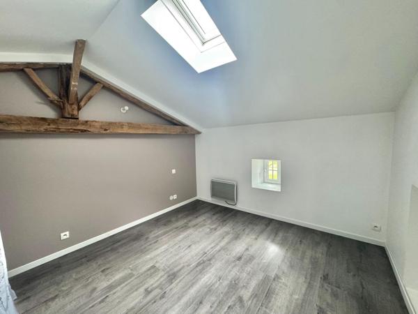 MAGNIFIQUE MAISON EN PIERRE 3 CHAMBRES ET DEPENDANCE A 30 MINUTES DE NIORT !