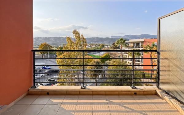 Appartement à vendre    1 pièce • 24,70 m2 Nice