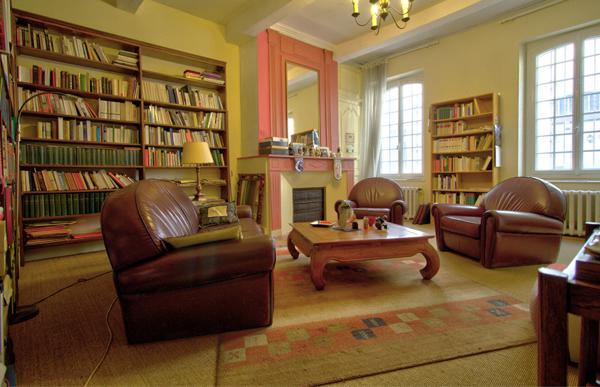 AGEN CENTRE - Maison de caractère de 250 m² avec extérieur, cave dans un quartier calme et recherché