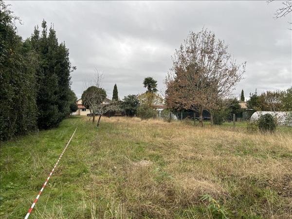 Terrain à vendre |  Dax |  975 m²