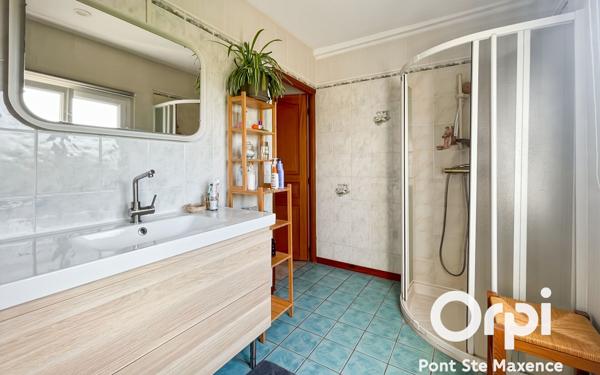 Maison à vendre    6 pièces • 218 m2 Pontpoint