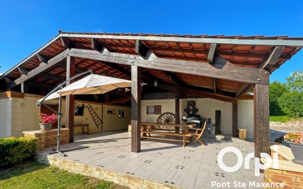 Maison à vendre    6 pièces • 218 m2 Pontpoint