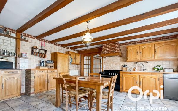 Maison à vendre    6 pièces • 218 m2 Pontpoint