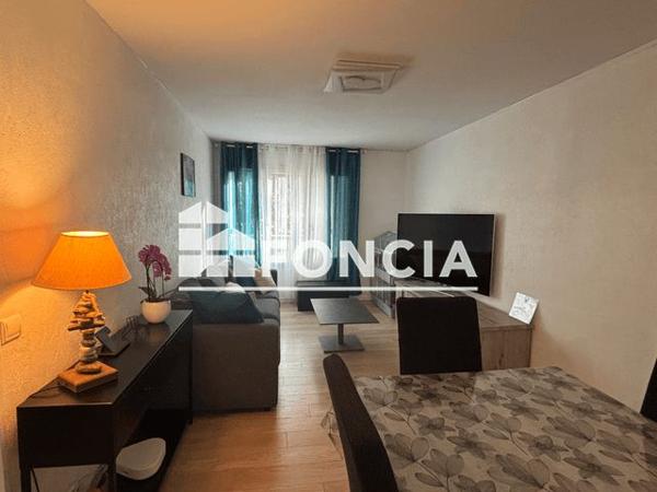 Location Appartement 5 pièces 95.23 m² - 4 Rue du Pont Colbert Versailles 78000